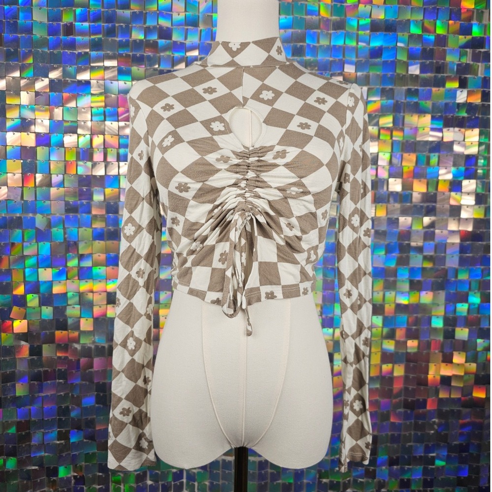Brown White Checkerboard Flower Ruched Keyhole Mock Neck Long Sleeve Crop Top